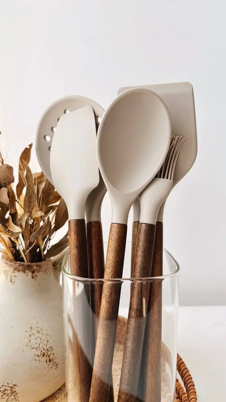 Extendable Dining Table